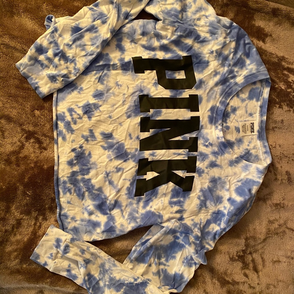 Long sleeve pink blue tie-dye crop top